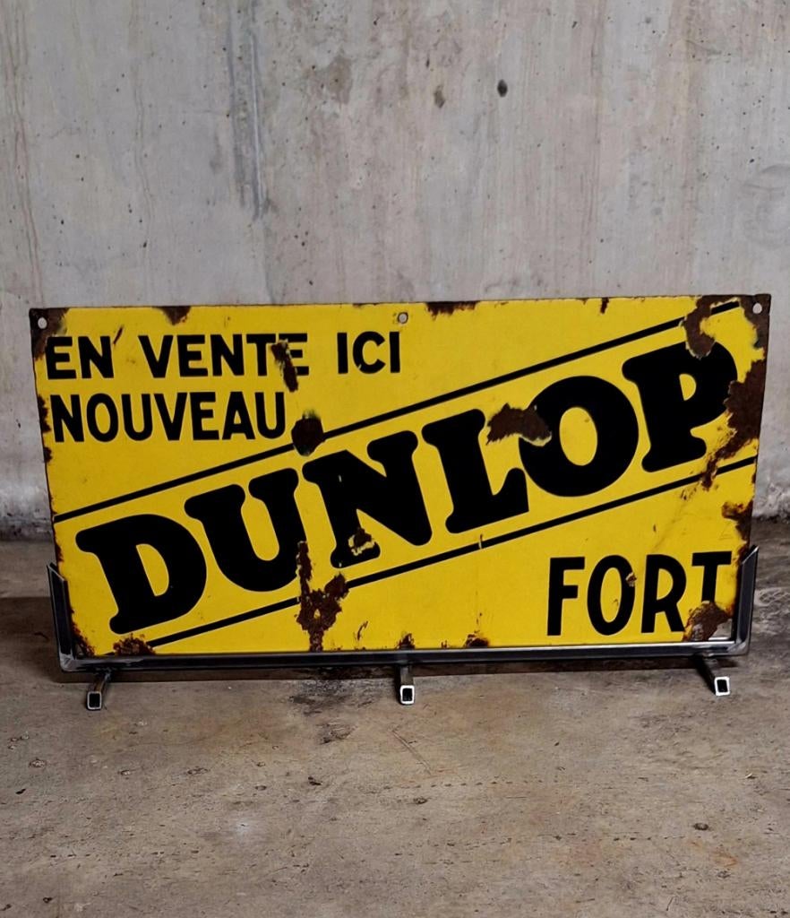 Antiek emaille reclamebord van Dunlop inclusief standaard., Verzamelen, Merken en Reclamevoorwerpen, Gebruikt, Reclamebord, Ophalen of Verzenden