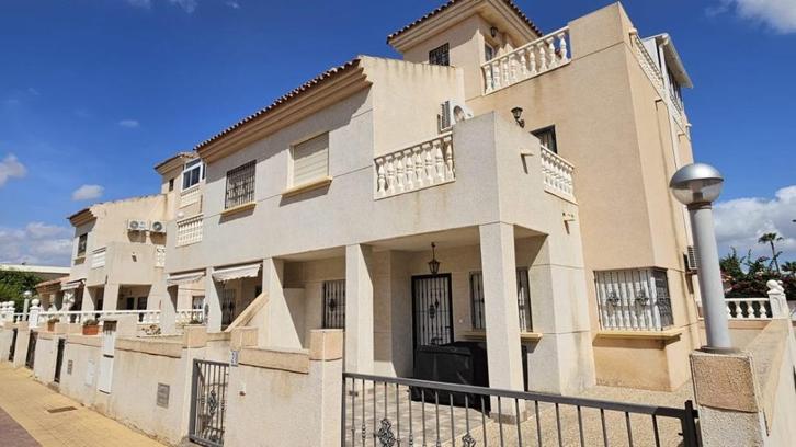 Ruime duplex woning te koop aan de zoutmeren in Torrevieja., Immo, Buitenland, Spanje, Woonhuis, Overige