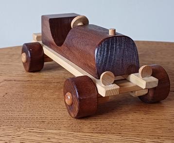 Houten speelgoed raceauto van Toymakerguy beschikbaar voor biedingen