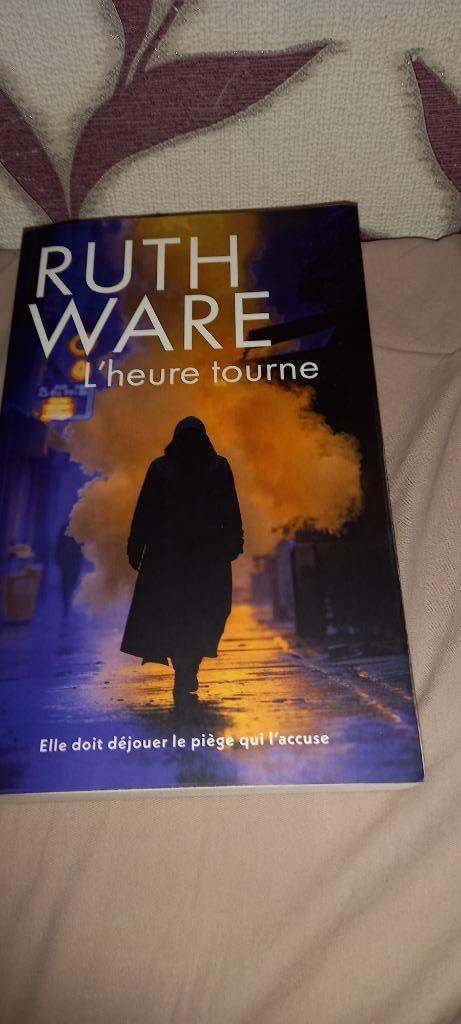 L'heure tourne, Boeken, Romans, Zo goed als nieuw, Ophalen of Verzenden