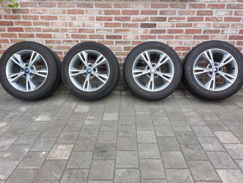 4 zomerbanden op aluminium velg (Ford), Auto-onderdelen, Banden en Velgen, Banden en Velgen, Zomerbanden, 16 inch, 215 mm, Personenwagen