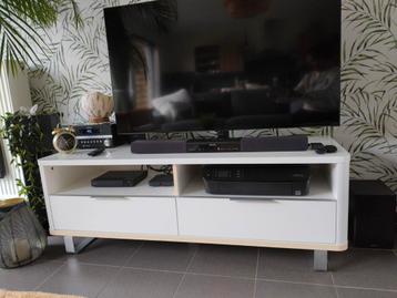 Tv meubel hoogglans wit  beschikbaar voor biedingen