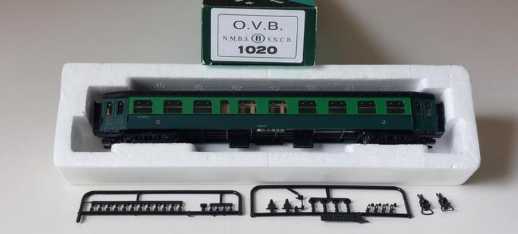 SNCB/NMBS OVB CAR K1B9 TWEEKLEURIG 2/2 CL. HO*DC 1020, Hobby en Vrije tijd, Modeltreinen | H0, Zo goed als nieuw, Wagon, Gelijkstroom of Wisselstroom