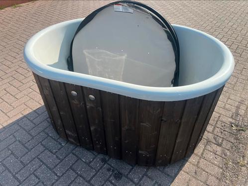 Hottub | 2 persoons | LED | bubbels | elektrisch | gebruikt, Tuin en Terras, Zwembad-toebehoren, Zo goed als nieuw, Filter, Ophalen