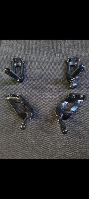 Relocation kit rear footpegs nightrod special beschikbaar voor biedingen