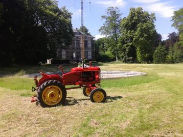 Tracteur super cool - ancien (1955). Massey Harry Pony 812. disponible aux enchères