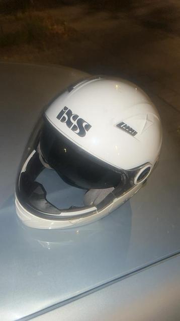 Motor helm beschikbaar voor biedingen