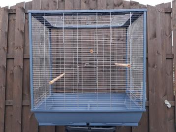 Vogelkooi  beschikbaar voor biedingen