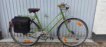 70's damesfiets met 3 versnellingen en werkende dynamo beschikbaar voor biedingen