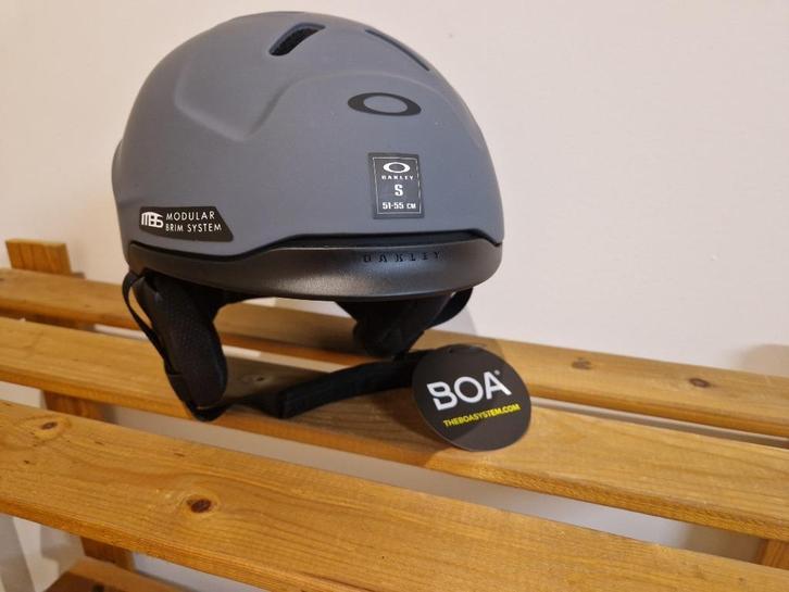 Oakley MOD3 Skihelm – Grijs, Maat Small – Nieuwstaat, Sport en Fitness, Skiën en Langlaufen, Nieuw, Kleding, Ski, Overige merken
