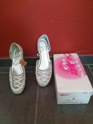 Nieuwe ballerina  beschikbaar voor biedingen