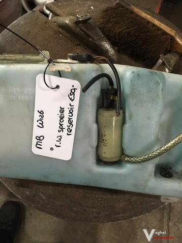 W126 ruitensproeierreservoir met pompje beschikbaar voor biedingen