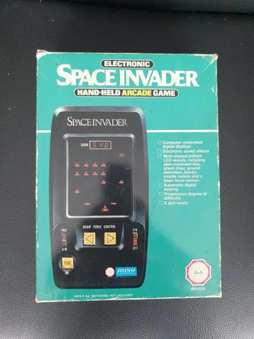 Retro game space invader handheld arcade computer spel  beschikbaar voor biedingen