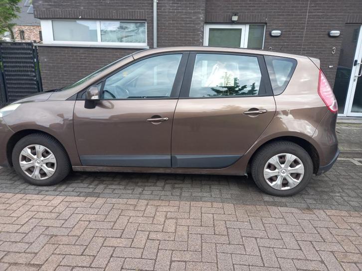 Te koop renault scenic, Auto's, Renault, Particulier, Diesel, Euro 4, 5 deurs, Handgeschakeld, Bruin, Grijs, Stof, Ophalen