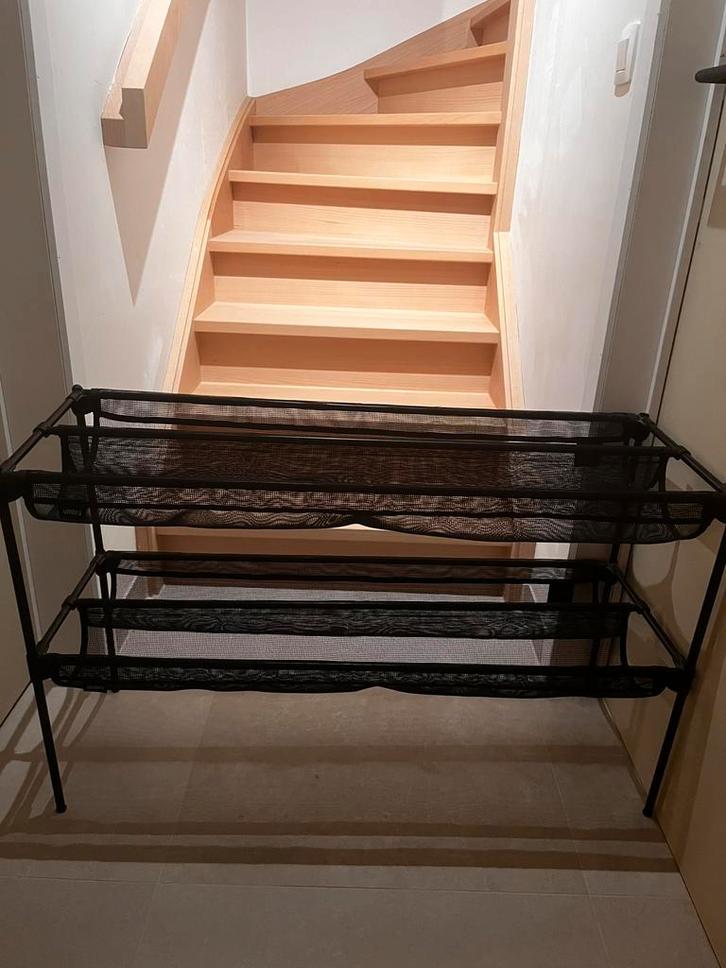 Zwarte schoenenrek / schoenenopberger – Umbra – goede staat, Maison & Meubles, Armoires | Étagères à chaussures, Comme neuf, Enlèvement