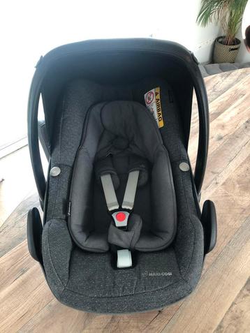Maxi Cosi + 2way pearl + basis beschikbaar voor biedingen