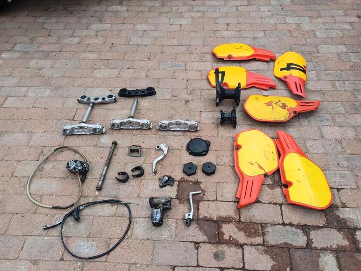 Lot honda cr 125 onderdelen voornamelijk 1986, Motoren, Onderdelen | Honda, Ophalen