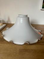 PRACHTIGE VINTAGE LAMPENKAP GROOT IN GLAS RAND GOLF, Huis en Inrichting, Lampen | Lampenkappen, Wit, Ophalen of Verzenden, Zo goed als nieuw