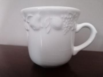 Tasjes / kopjes zoals op de foto beschikbaar voor biedingen