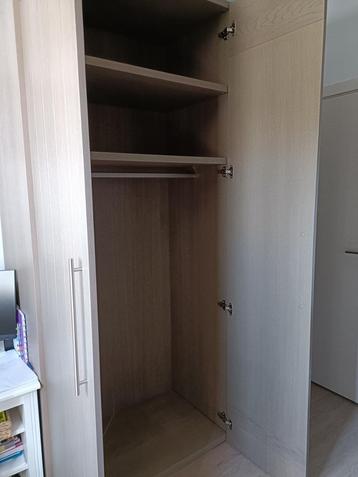 Mooie kast beschikbaar voor biedingen