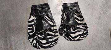 Yagu zebra hondenjas – faux leather – topstaat beschikbaar voor biedingen