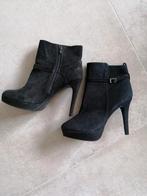 Suède zwarte enkellaarsjes, Kleding | Dames, Schoenen, Ophalen of Verzenden, Nieuw