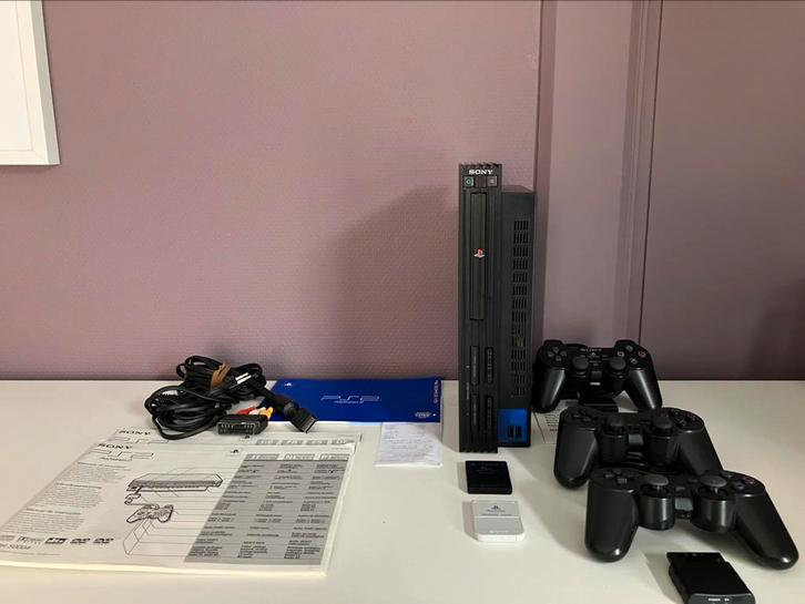PS2 Console met 3 Controllers & Memory Cards, Games en Spelcomputers, Spelcomputers | Overige, Zo goed als nieuw, Verzenden