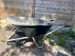 Wheel barrow met kapot wielband, Ophalen, Gebruikt