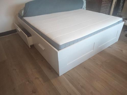 Ikea bed en matras, Huis en Inrichting, Slaapkamer | Matrassen en Bedbodems, Zo goed als nieuw, Ophalen