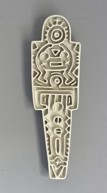 Keith Haring: wandsculptuur met COA en originele doos beschikbaar voor biedingen
