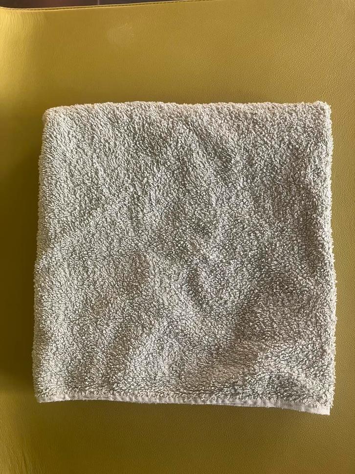 Handoeken, Huis en Inrichting, Badkamer | Badtextiel en Accessoires, Nieuw, Handdoek, Groen, Ophalen of Verzenden