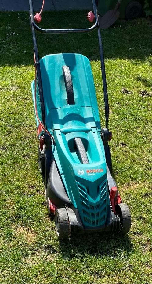 Te koop Bosch ARM 34 elektrische grasmaaier, Tuin en Terras, Grasmaaiers, Gebruikt, Elektrische grasmaaier, 30 t/m 39 cm, Cirkelmaaier