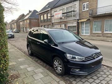 Volkswagen Touran 1.6 TDI DSG Highline trekhaak, Autos, 1360 kg, Carnet d'entretien, 109 g/km, Alcantara
