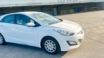 Hyundai i30* 1.6CRDi* 2013*167000km* A/C beschikbaar voor biedingen