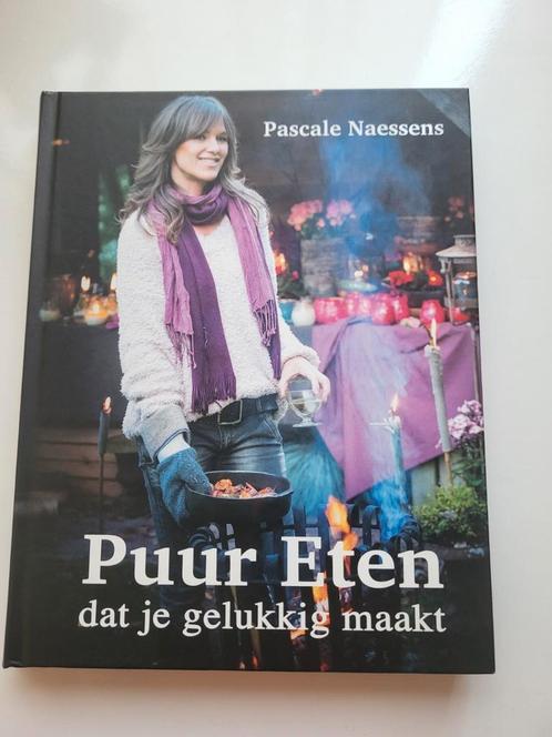 Pascale Naessens - Puur eten dat je gelukkig maakt, Livres, Livres de cuisine, Comme neuf, Enlèvement ou Envoi