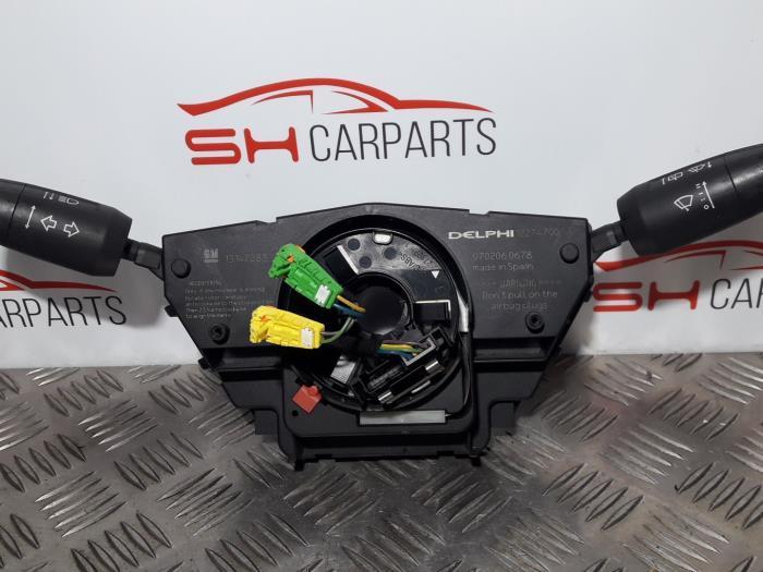 Commutateur combi colonne de direction d'un Opel Corsa, Autos : Pièces & Accessoires, Tableau de bord & Interrupteurs, Opel, Utilisé