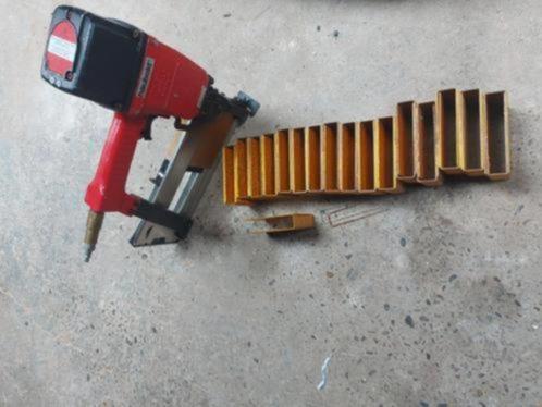 Haubold nietten schiethamer Pneumatische nietmachine PN 2913, Doe-het-zelf en Bouw, Gereedschap | Overige machines, Zo goed als nieuw