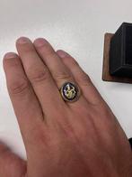 Vintage ring met familiewapen, Handtassen en Accessoires, Ringen, Gebruikt, 20 of groter, Ophalen of Verzenden, Dame of Heer
