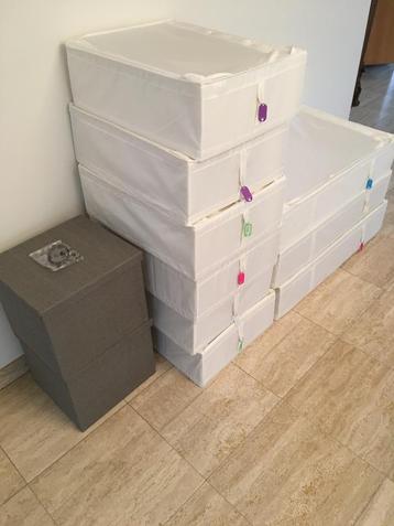 Opbergdozen beschikbaar voor biedingen