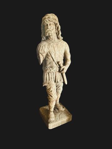 Houten beeld Ambiorix  beschikbaar voor biedingen