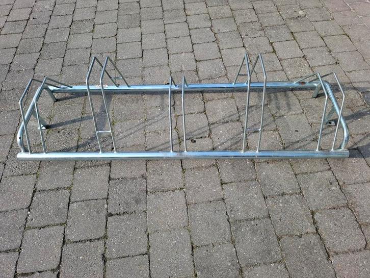 Stevige vloerstandaard voor 5 fietsen., Fietsen en Brommers, Fietsaccessoires | Fietsenrekken, Zo goed als nieuw, Ophalen