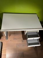 Degelijk bureau van het topmerk Moll, Ophalen, Zo goed als nieuw, Bureau