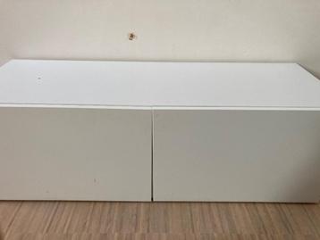 Lage (tv-)kast IKEA wit beschikbaar voor biedingen