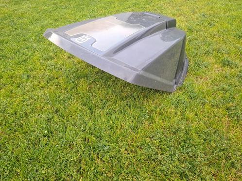 Origineel husqvarna afdakje robotmaaier, Tuin en Terras, Robotmaaiers, Zo goed als nieuw, Ophalen