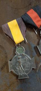 Médaille flamande en forme de croix en fer, Enlèvement ou Envoi