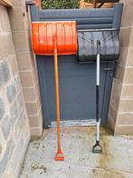Pelle pour raclé la neige en bon état 15 euros la pièce, Jardin & Terrasse, Outils à main, Enlèvement ou Envoi, Comme neuf, Pelle