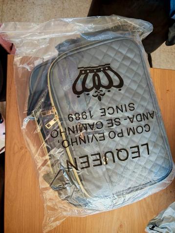 Verzorgingstas  beschikbaar voor biedingen