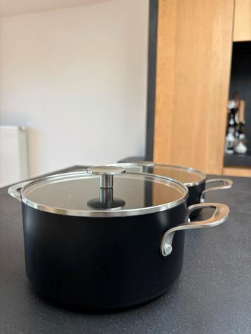 Aluminum Kitchenaid pannen 3.6l (28 cm) en 3.1l (22cm) beschikbaar voor biedingen