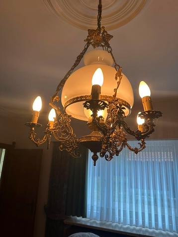 Luster beschikbaar voor biedingen