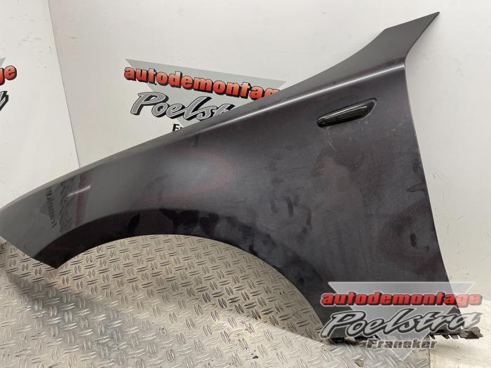 Aile avant gauche d'un BMW 1-Serie, -, 3 mois de garantie, Utilisé, -